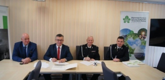 Kolejne wręczenie umów