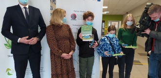 Wręczanie nagród w Mikołajkowym konkursie wiedzy o EE i OZE