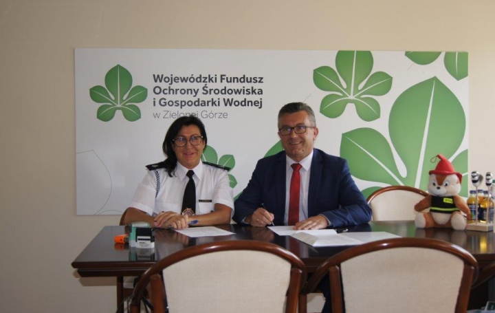 Podpisanie umowy na dofinansowanie zakupu specjalistycznego sprzętu i środków ochrony osobistej dla Oddziału Wojewódzkiego Związku Ochotniczych Straży Pożarnych RP Województwa Lubuskiego 